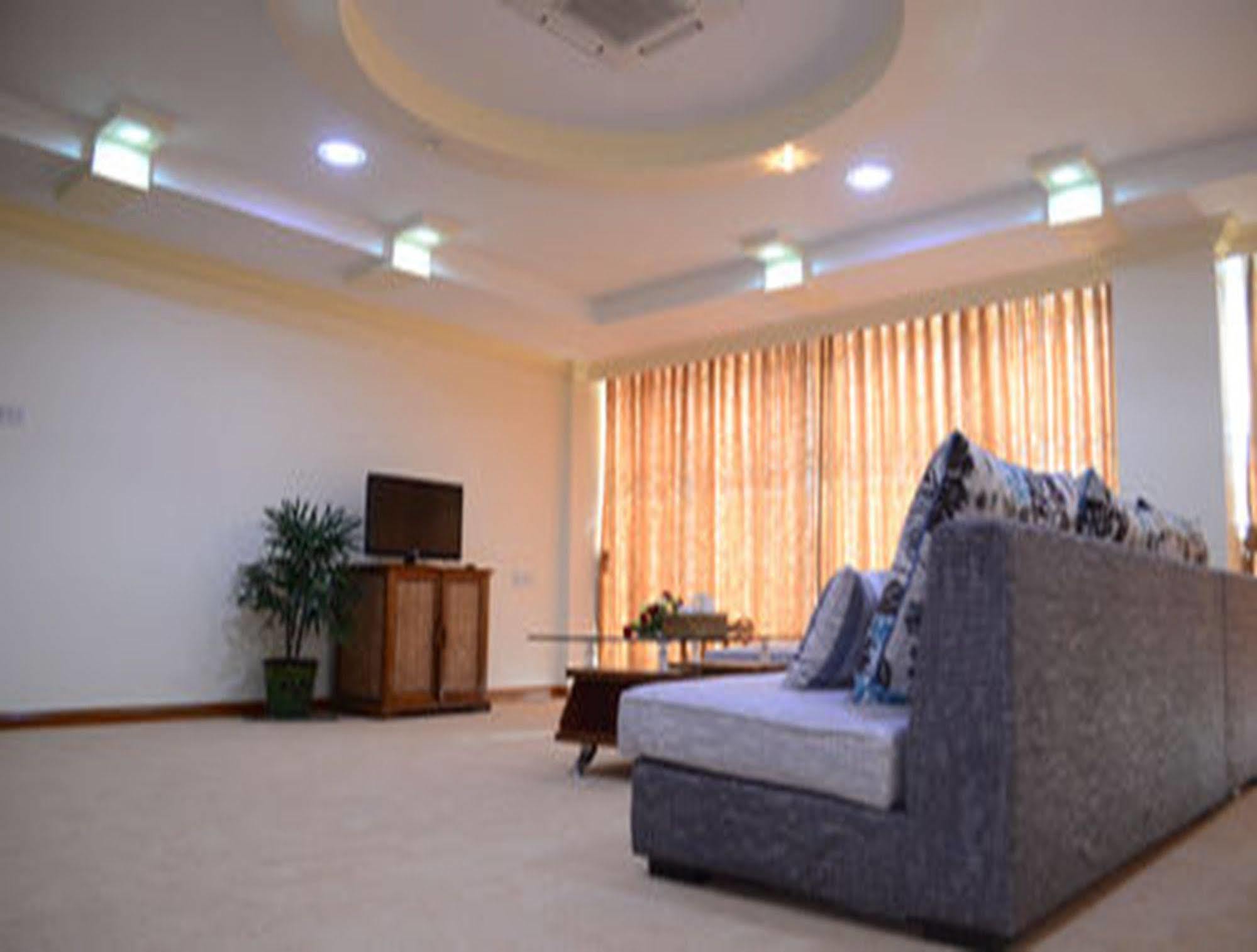 Myat Nan Yone Hotel Naypyidaw Exterior photo