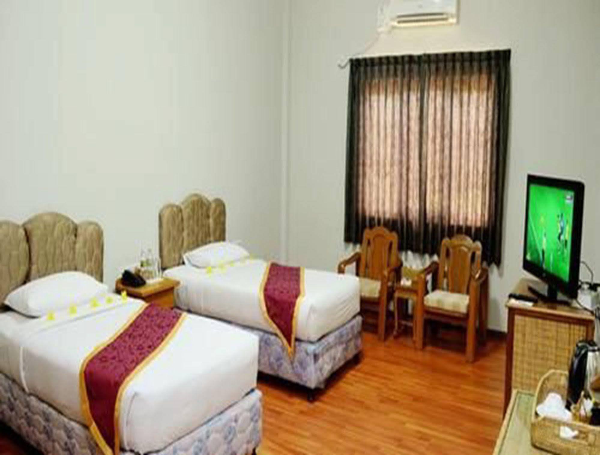 Myat Nan Yone Hotel Naypyidaw Exterior photo