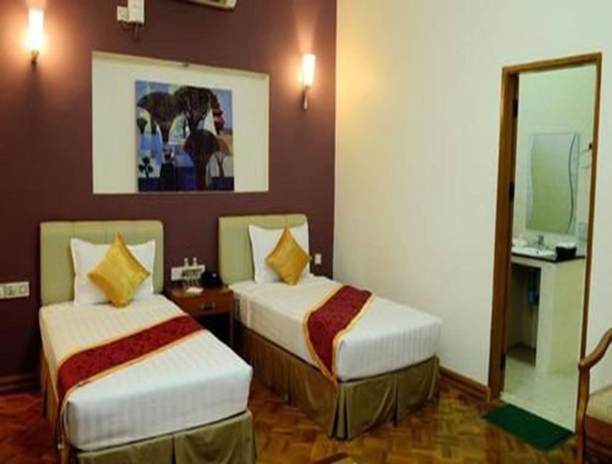 Myat Nan Yone Hotel Naypyidaw Exterior photo