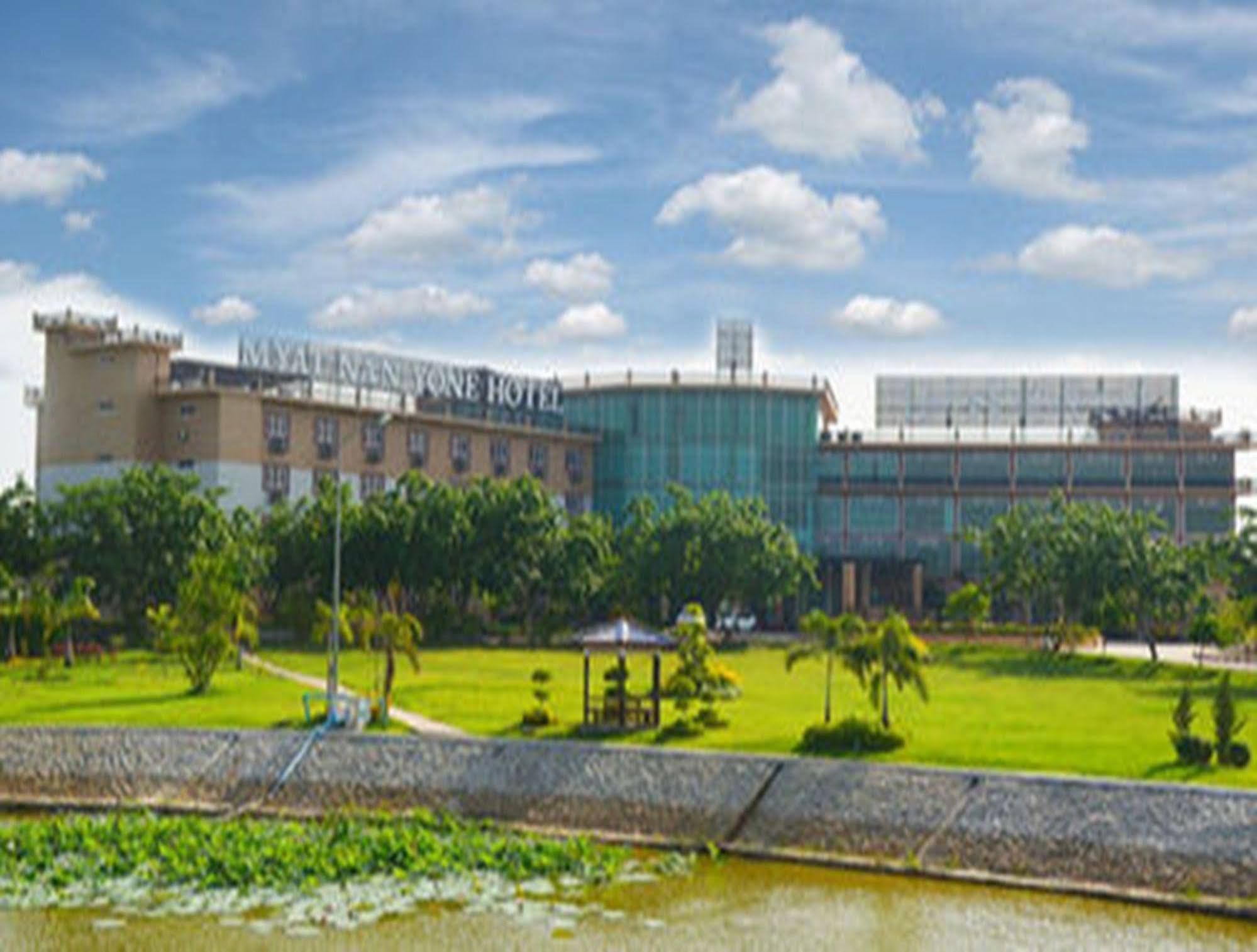 Myat Nan Yone Hotel Naypyidaw Exterior photo